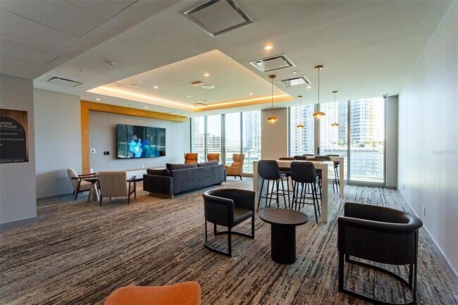 Building Photo - 400 Central Ave