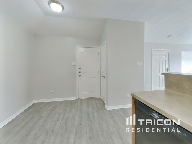 Building Photo - 24307 Hard Wood Dr