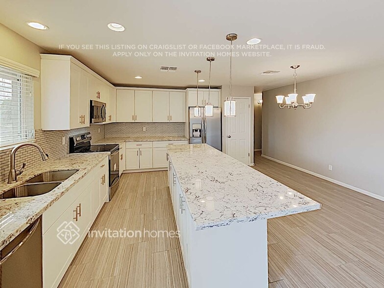 Building Photo - 3224 S Albert Ave