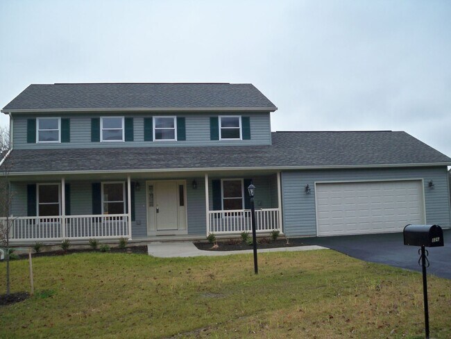 Building Photo - Spacious 4 bedroom Bellefonte house availa...