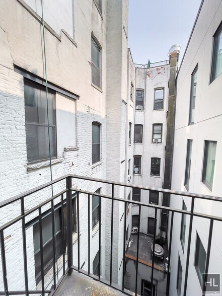 Building Photo - East 13th Street