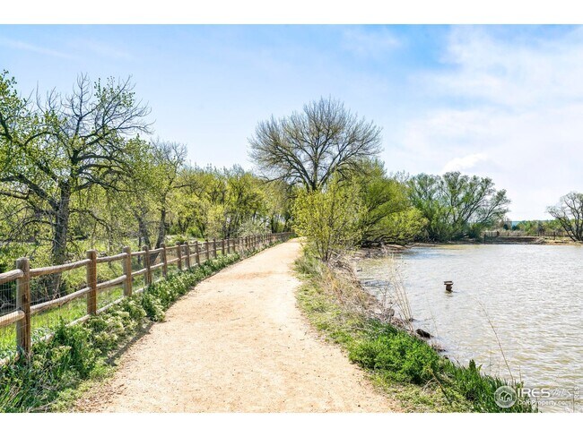 Building Photo - 6545 Kalua Rd