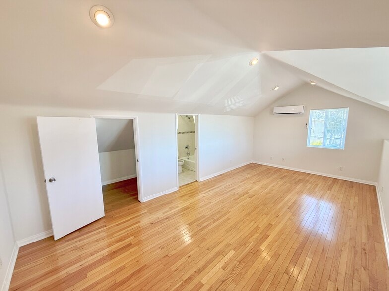 Building Photo - 1306 Electric Ave