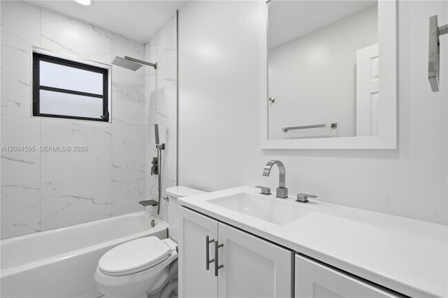 Building Photo - 4250 W 10th Ave