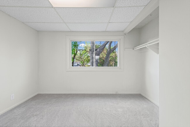 Building Photo - 31546 Alpena Ct