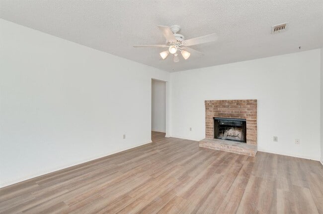 Building Photo - 13341 Water Oak Ln