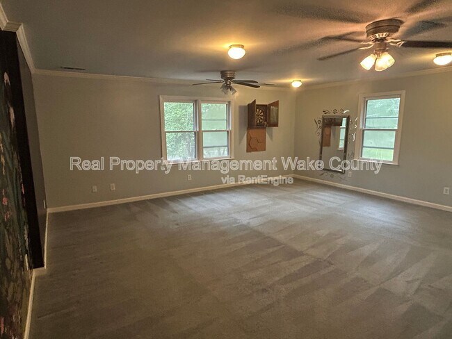 Building Photo - 4500 Connell Dr