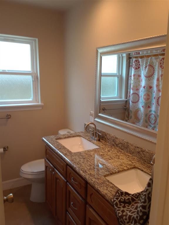 Building Photo - 5843 Queensloch Dr