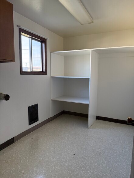 Utility/Laundry Room - 1112 Mather Dr
