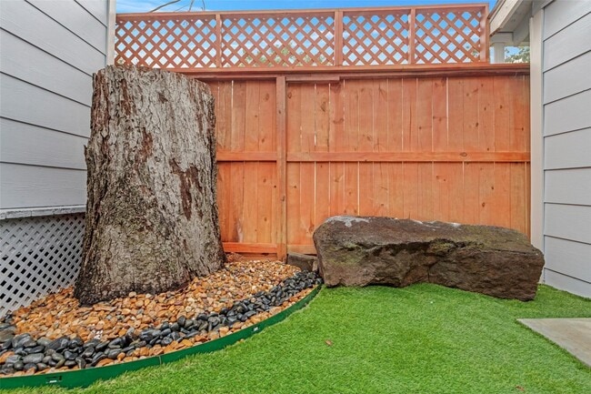 Building Photo - 618 Harvard St