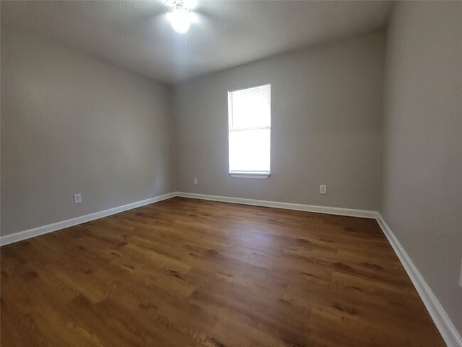 Building Photo - 10352 Cymbal Dr