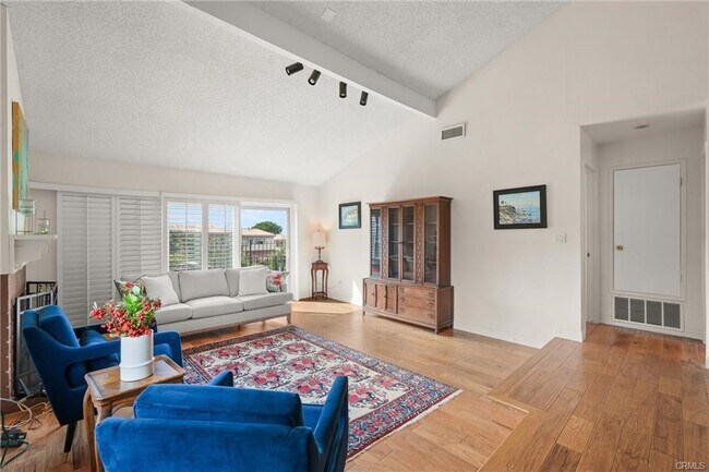 Building Photo - 28137 Ridgepoint Ct