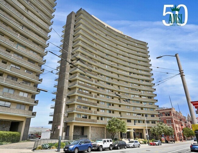 Building Photo - Designer Luxury. Iconic Views. Extraordinary Living.