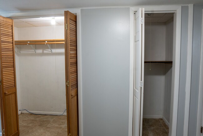 Building Photo - 9733 Karlov Ave