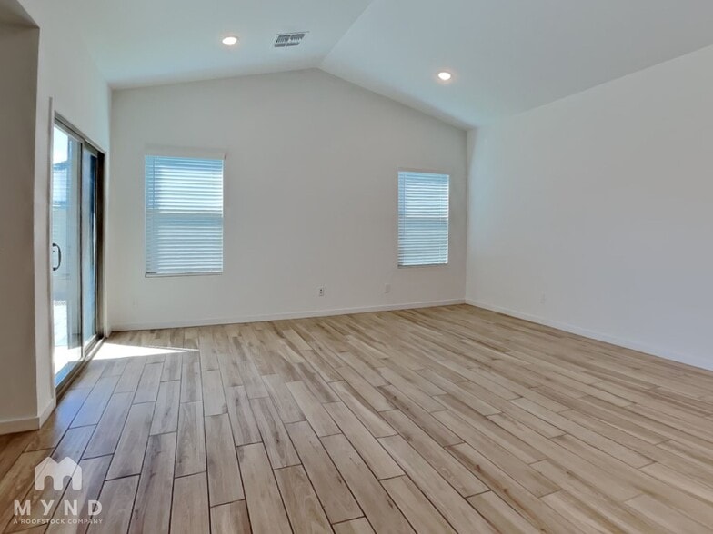 Building Photo - 7918 N 79th Ave