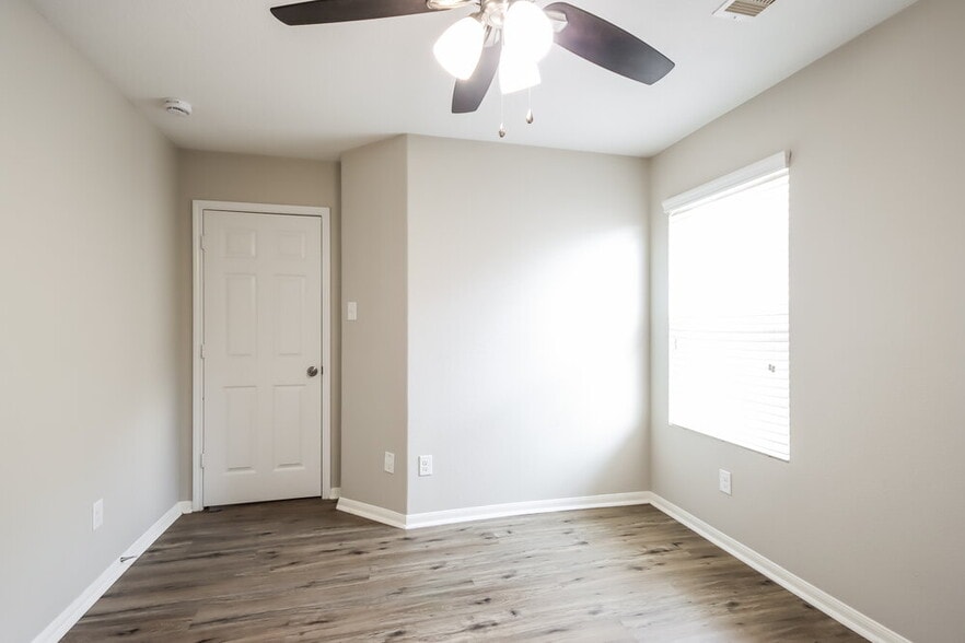 Building Photo - 9943 Chimney Swift Ln