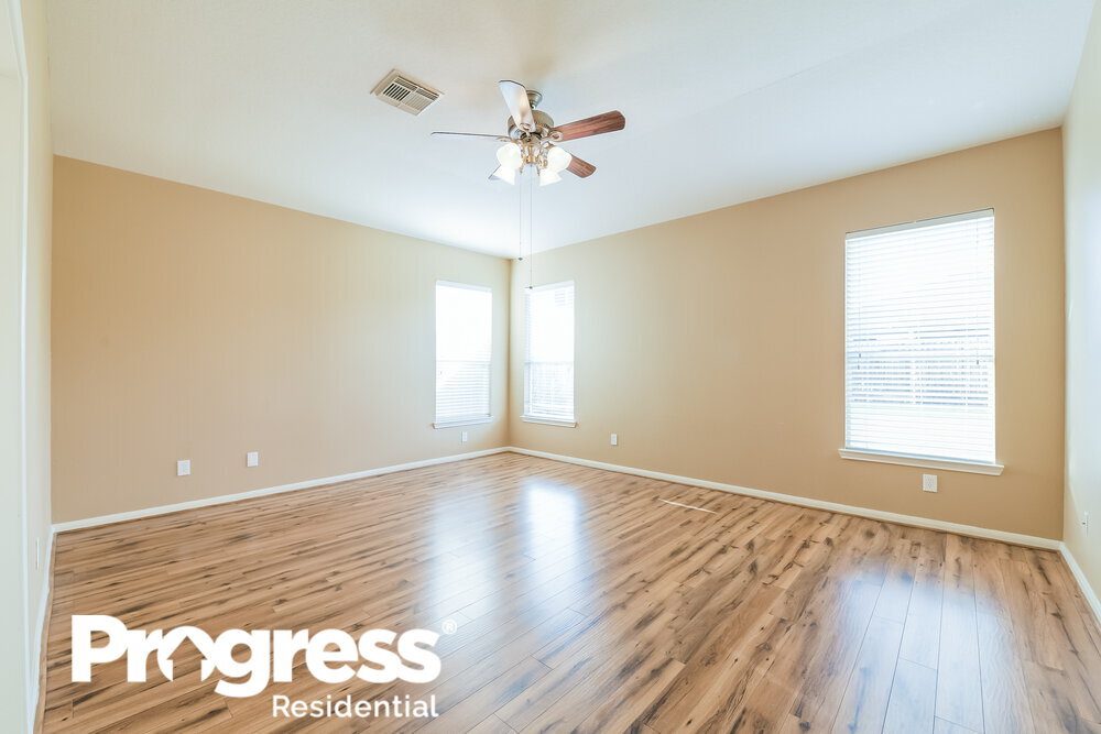 Building Photo - 15538 Anton Dr