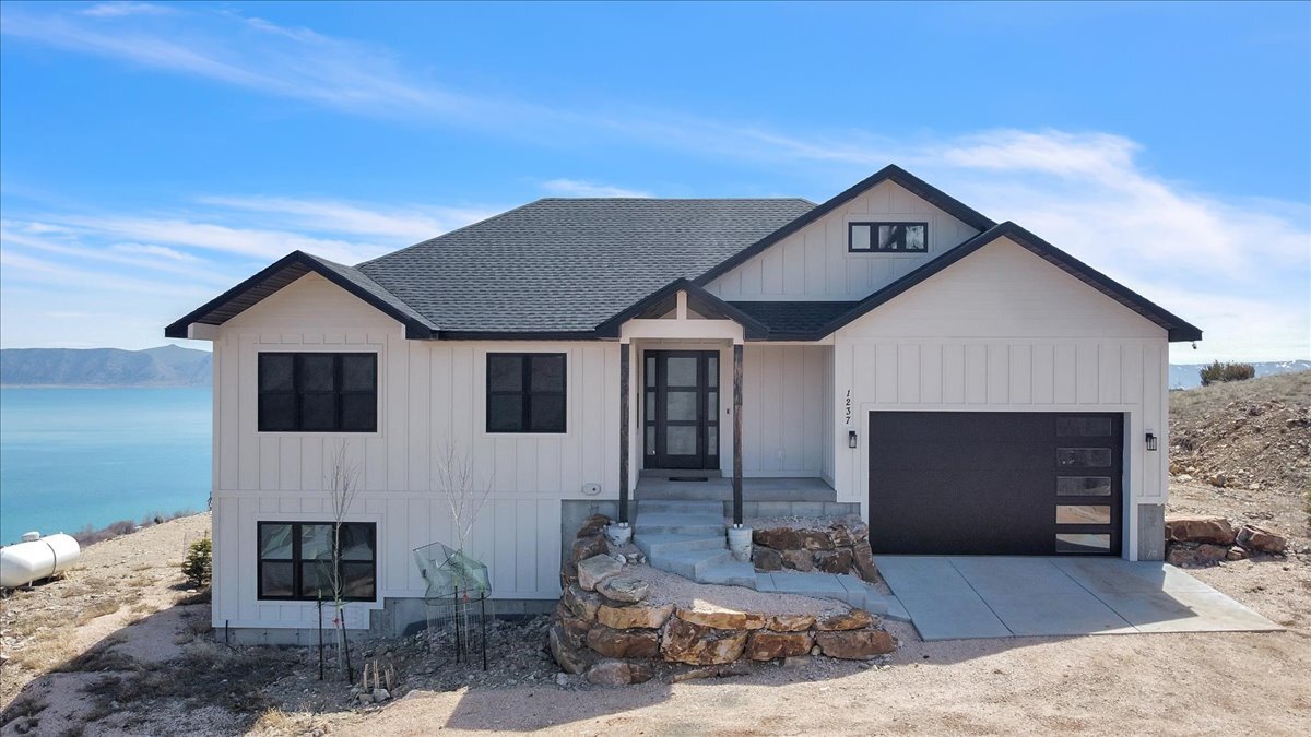 Building Photo - 1237 Sculpin Loop