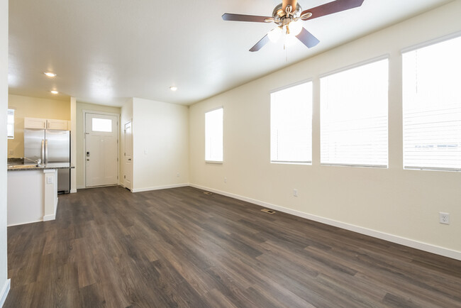 Building Photo - Bright Living in Thornton