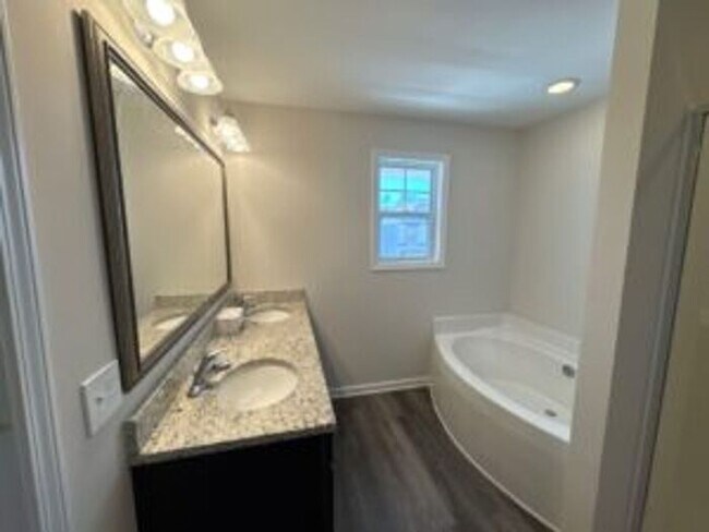 Building Photo - Beaufort Farms