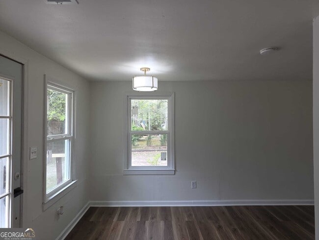 Building Photo - 15 Dixie Dr