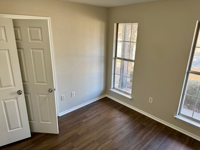 Building Photo - 4289 Brighton Dr