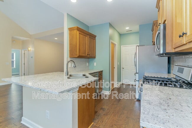 Building Photo - 1046 Aenon Cir