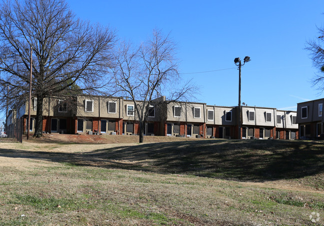 Primary Photo - Forest Cove Apartments