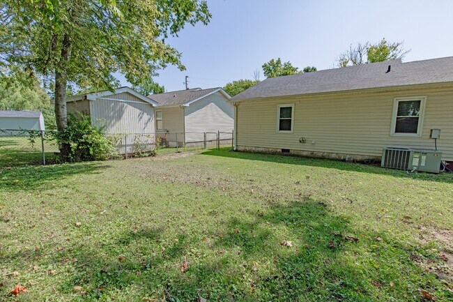 Building Photo - 857 Heritage Cir