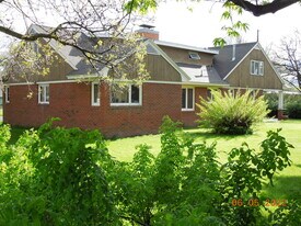 Building Photo - 2002 S Black Ave