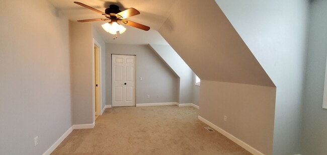 Building Photo - Spacious 5 Bedroom Executive Level Home