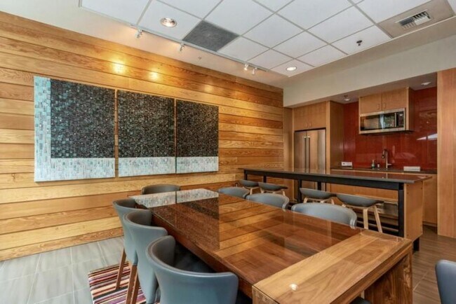 Building Photo - 1 bedroom in Seattle WA 98121