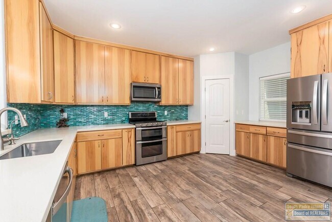 Building Photo - 133 Oleander Dr