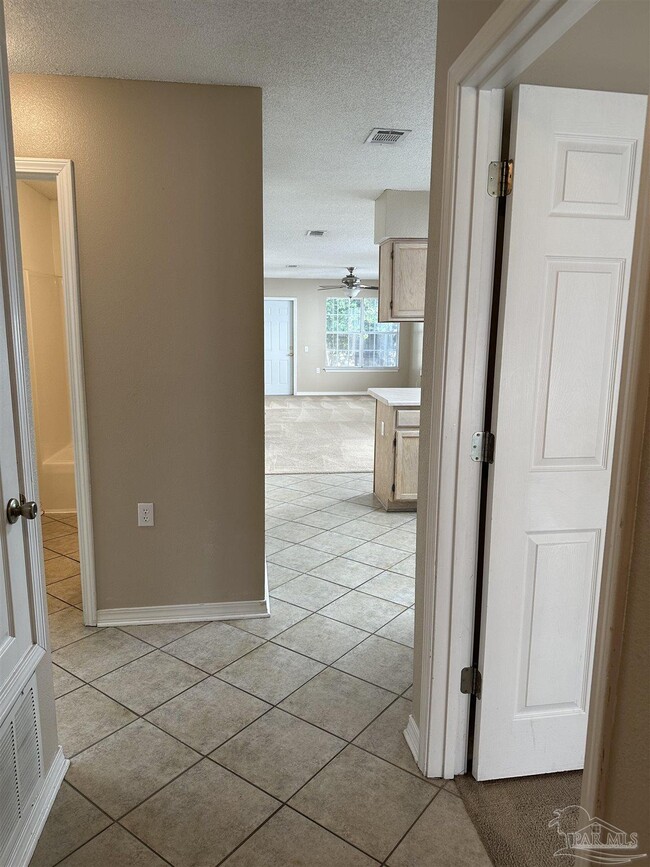 Building Photo - 132 Wildflower Ln