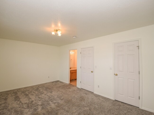 Building Photo - 105 Penhurst Pl