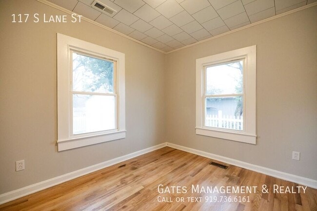 Building Photo - 117 S Lane St