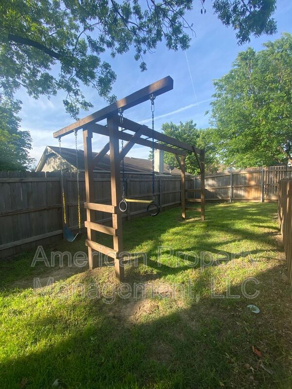 Building Photo - 4729 S Ironwood Ave