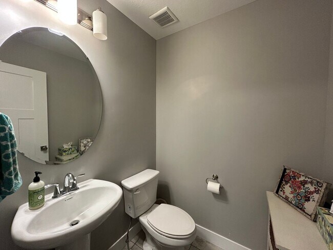 Building Photo - 5 Bedroom 3.5 Bathroom, plus bonus room, Home in Lehi Utah!