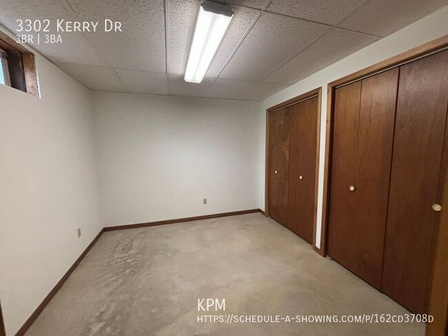 Building Photo - 3302 Kerry Dr