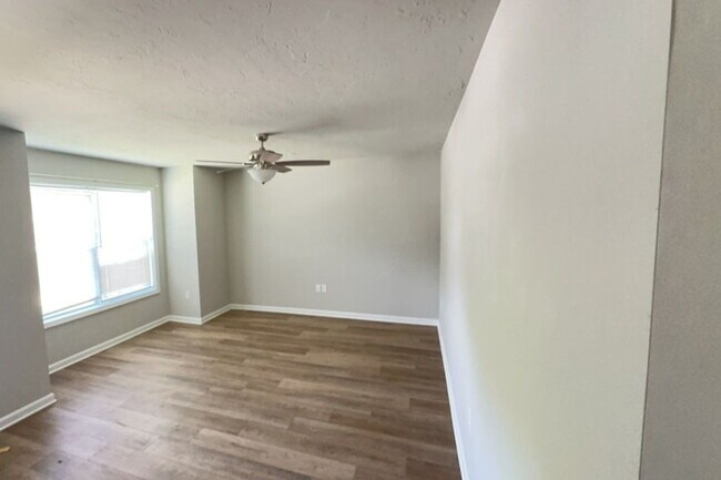 Building Photo - 3 Bedroom Townhouse in Carlisle PA.