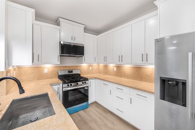 Building Photo - 6809 Fairway Dr