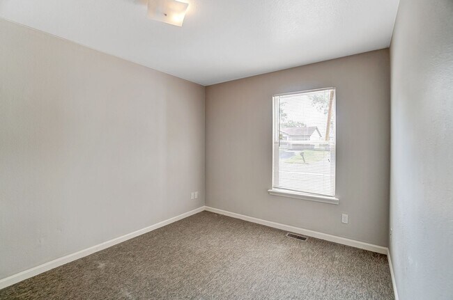 Building Photo - 3612 Willow Run Dr
