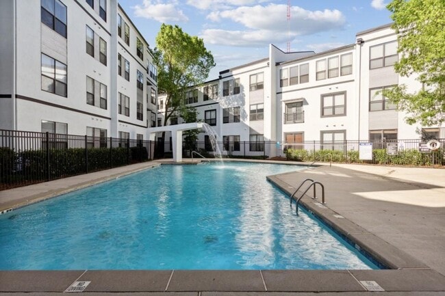 Building Photo - 821 Ralph McGill Blvd NE