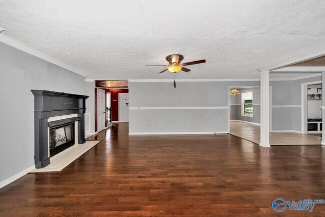 Building Photo - 1307 Lindsay Ln S