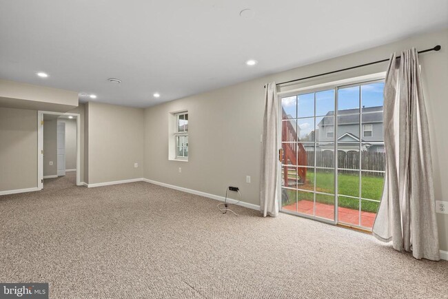 Building Photo - 16 Varone Dr