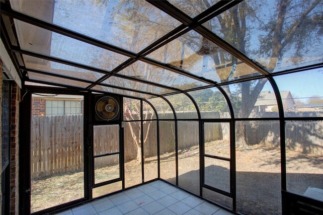 Building Photo - 10702 Tall Oak Dr