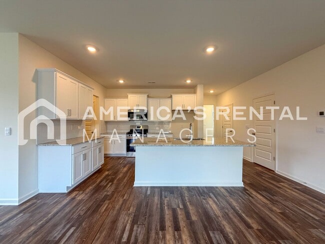 Building Photo - Modern Two Story Living in Doss Ferry - Available NOW!!