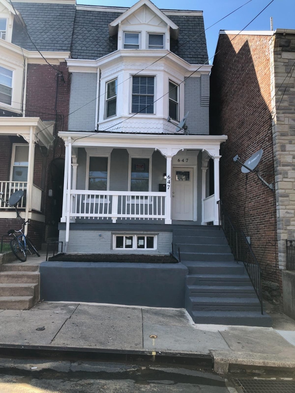 Building Photo - 647 St Joseph St