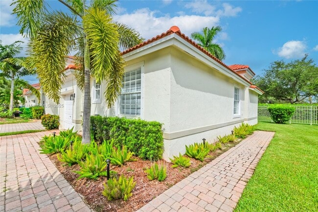 Building Photo - 2663 SW 187th Ave