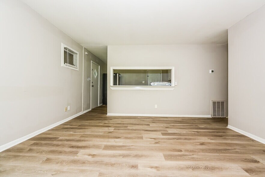 Building Photo - 729 Blueridge Dr